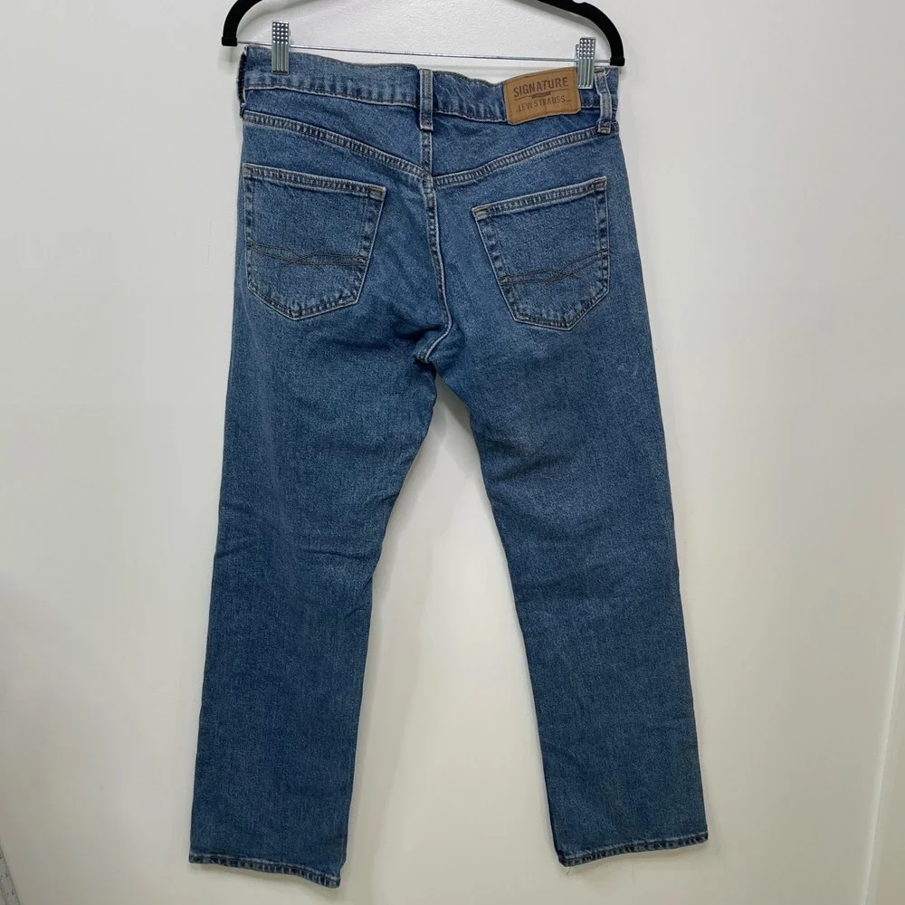 Signature Gold by Levi Strauss Mens Relaxed Fit Medium Wash Jeans W30 L30 Casual